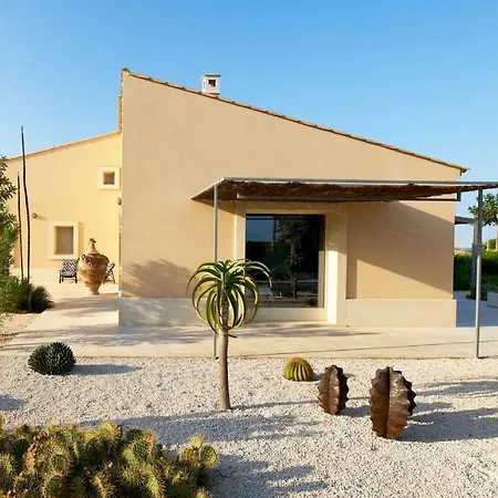 Majoli 9, Emma Vila Noto