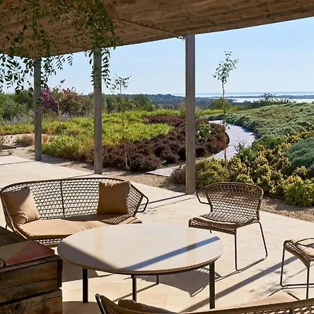 Vila Majoli 9, Emma Noto