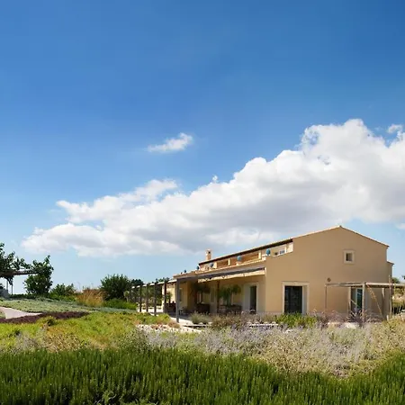 Majoli 9, Emma Vila Noto