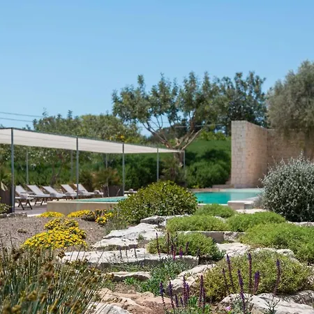 Vila Majoli 9, Emma Noto