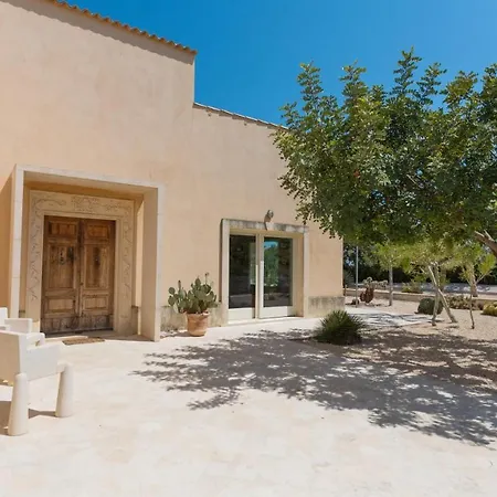 Majoli 9, Emma Vila *